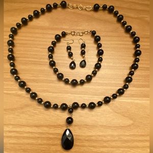 Gorgeous 14K gold and onyx bead necklace bracelet and earrings set